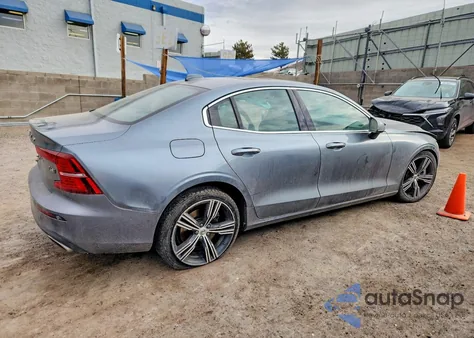 2019 Volvo S60 T6 Inscription z USA, uszkodzony, nr VIN 7JRA22TLXKG001796